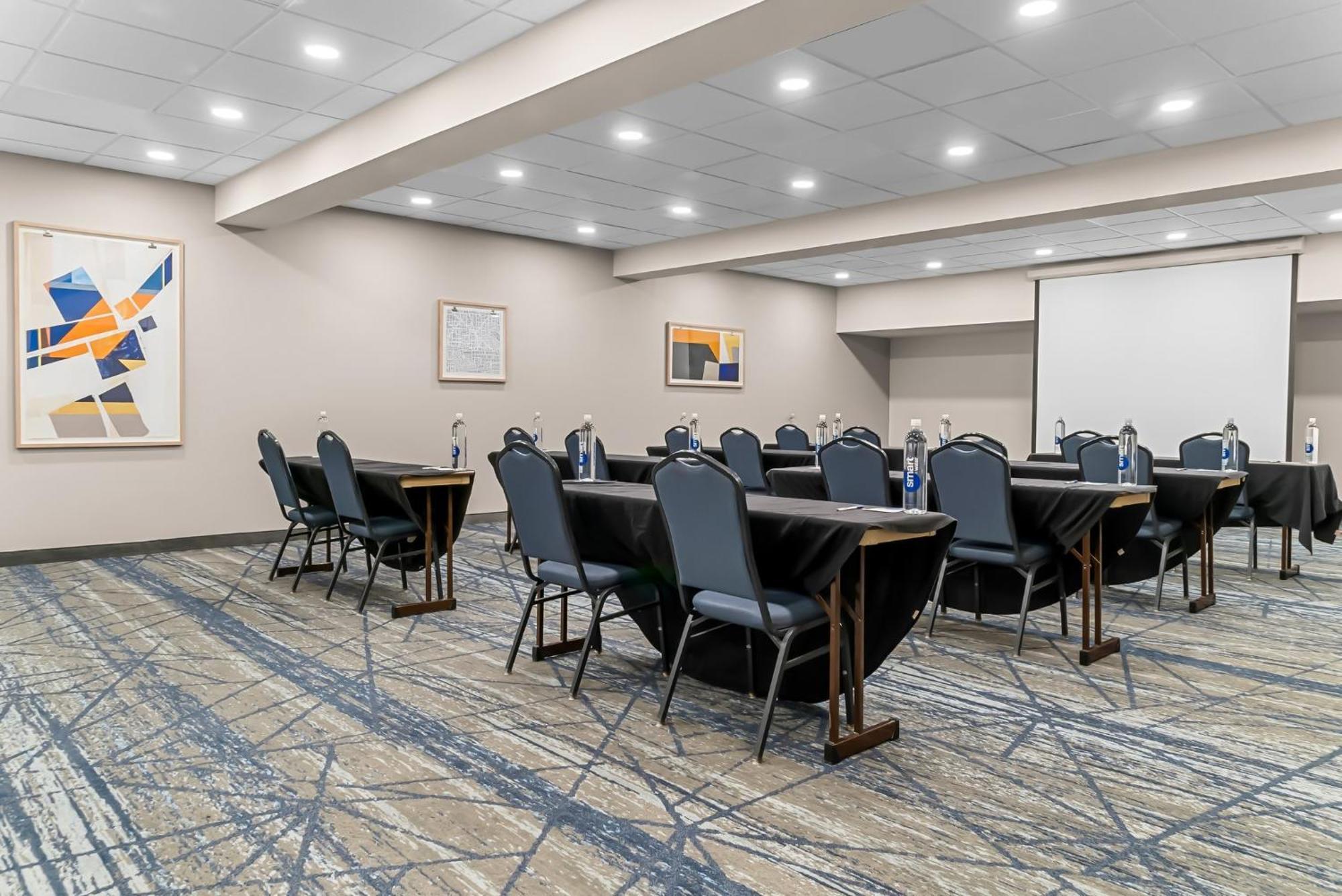 Holiday Inn Express & Suites Detroit - Novi By Ihg Exteriör bild