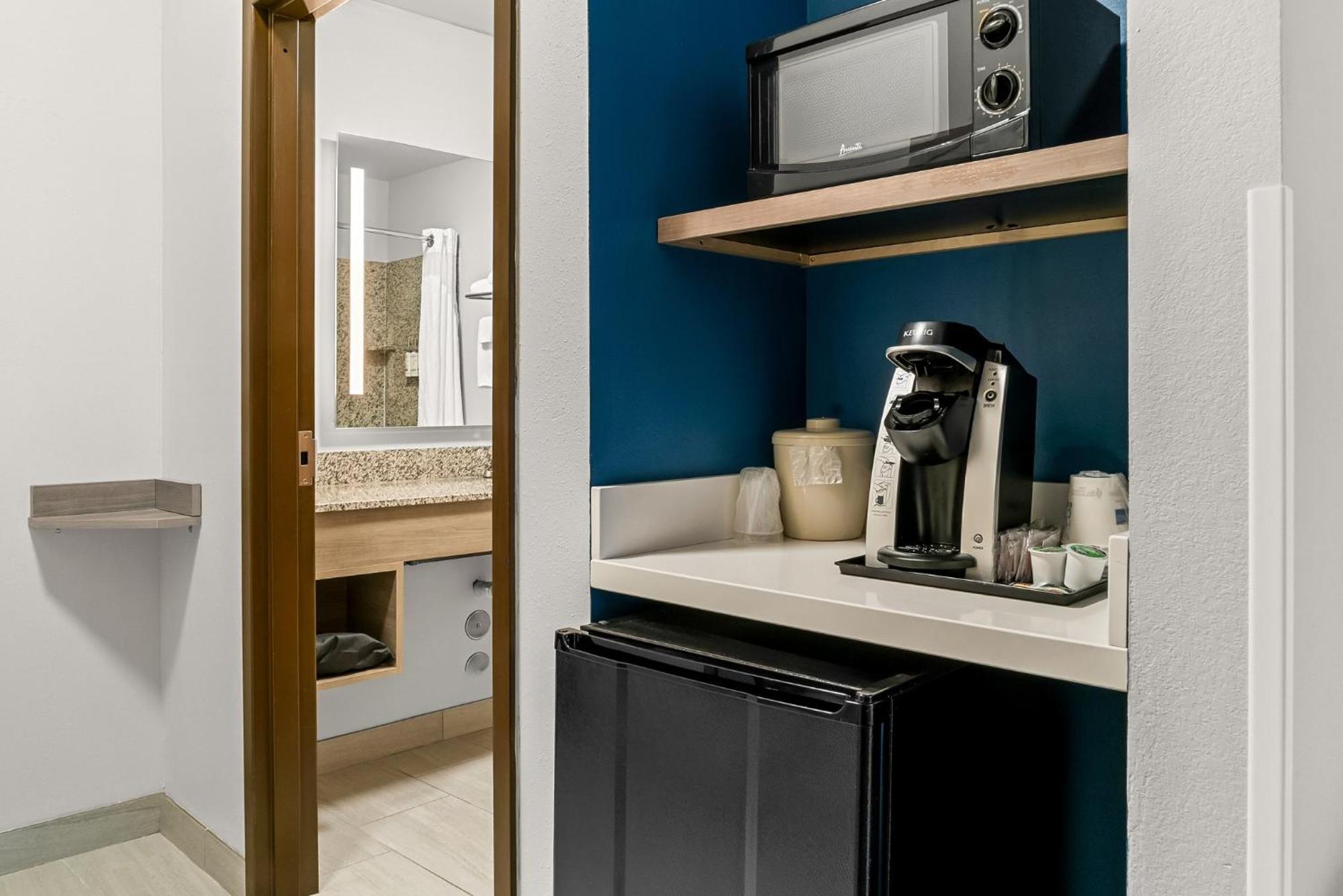 Holiday Inn Express & Suites Detroit - Novi By Ihg Exteriör bild