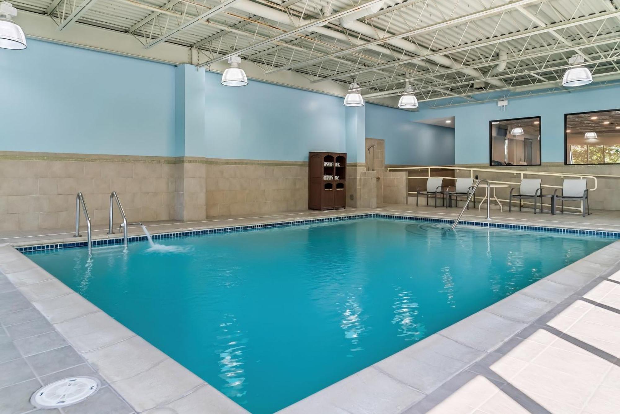 Holiday Inn Express & Suites Detroit - Novi By Ihg Exteriör bild