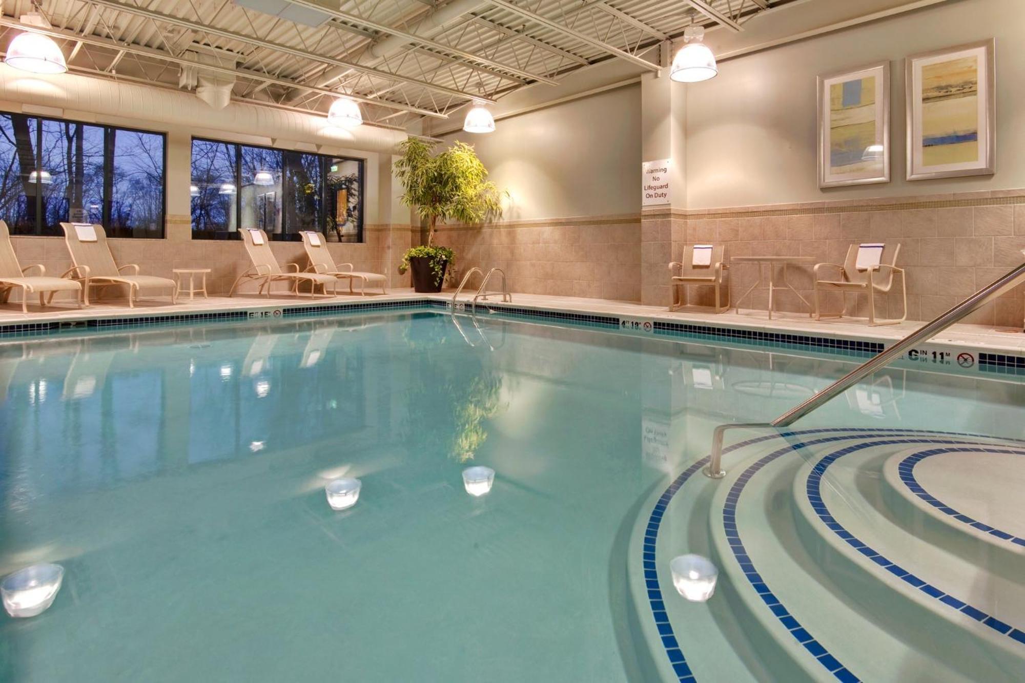 Holiday Inn Express & Suites Detroit - Novi By Ihg Exteriör bild