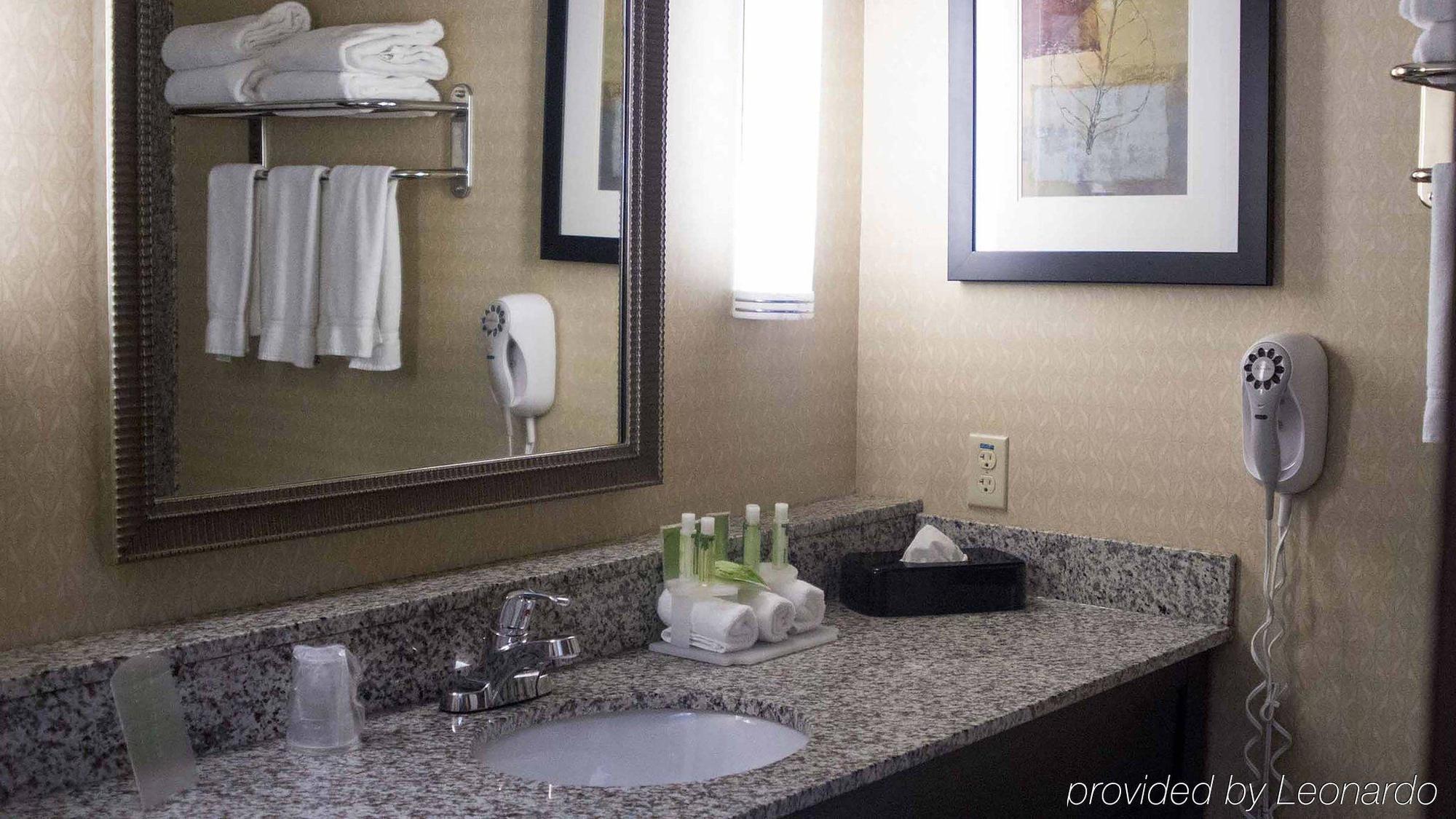 Holiday Inn Express & Suites Detroit - Novi By Ihg Exteriör bild